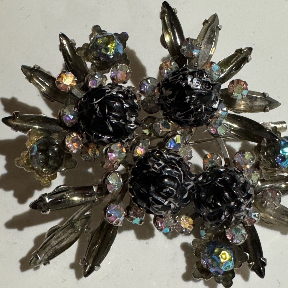Vintage Unsigned Judy Lee Molded Black Lava Stone Navettes Rhinestone Brooch